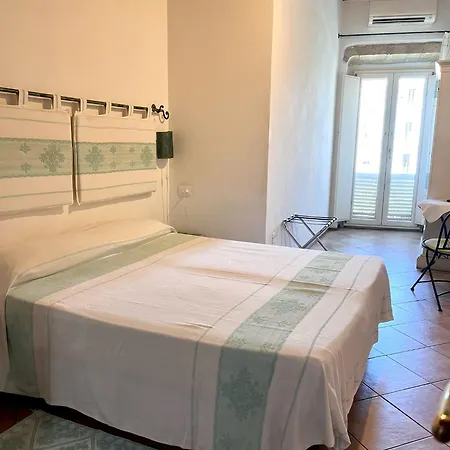 Note Sulla Piazza B&B 칼리아리