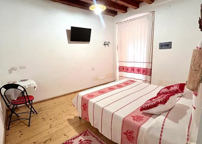 住宿加早餐酒店 诺特苏拉皮亚扎旅馆 卡利亚里